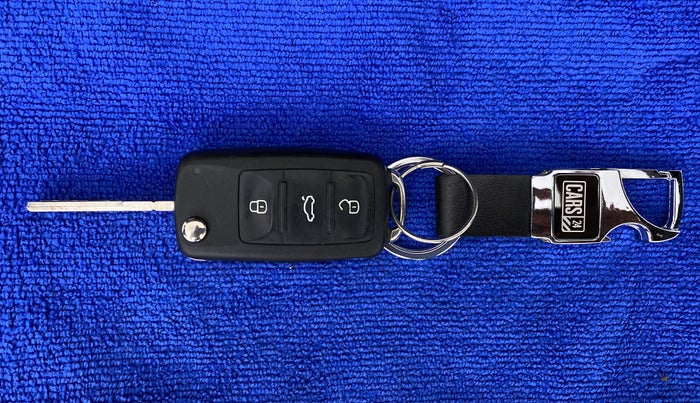 2018 Volkswagen Polo HIGH LINE PLUS 1.0, CNG, Manual, 36,923 km, Key Close Up