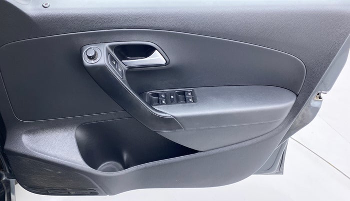 2018 Volkswagen Polo HIGH LINE PLUS 1.0, CNG, Manual, 36,923 km, Driver Side Door Panels Control