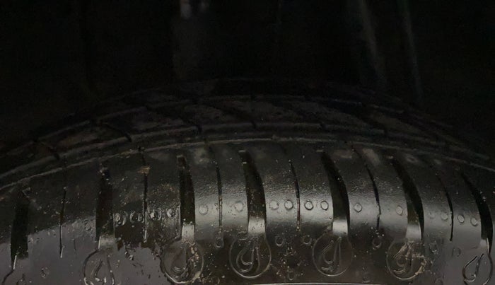 2021 Renault Kwid RXT 1.0 (O), Petrol, Manual, 59,337 km, Right Rear Tyre Tread