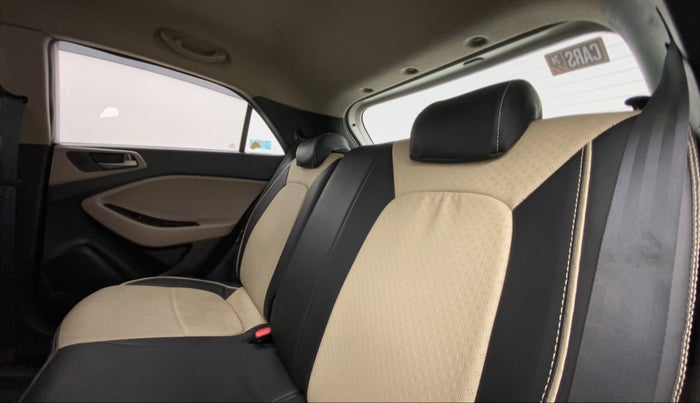 2015 Hyundai Elite i20 ASTA 1.4 CRDI, Diesel, Manual, 1,14,676 km, Right Side Rear Door Cabin
