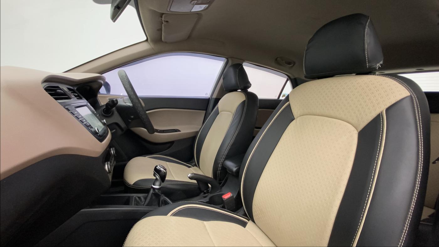 2015 Hyundai Elite i20 ASTA 1.4 CRDI, Diesel, Manual, 1,14,676 km, Right Side Front Door Cabin