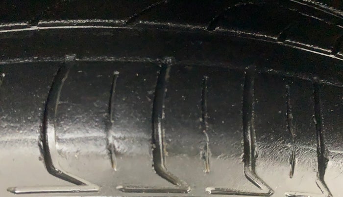 2012 Chevrolet Aveo LT 1.4 ABS, Petrol, Manual, 37,761 km, Left Front Tyre Tread