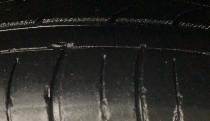 2012 Chevrolet Aveo LT 1.4 ABS, Petrol, Manual, 37,761 km, Right Front Tyre Tread