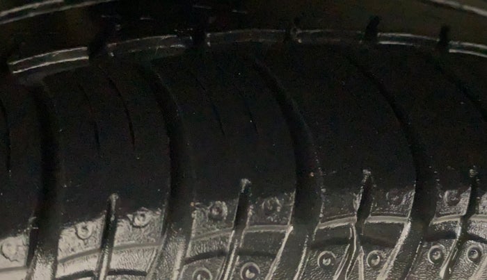 2012 Chevrolet Aveo LT 1.4 ABS, Petrol, Manual, 37,761 km, Right Rear Tyre Tread