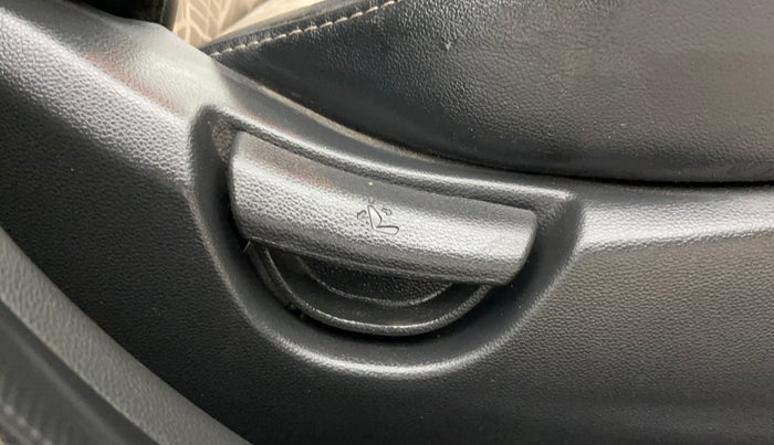 2017 Hyundai Grand i10 SPORTZ 1.2 KAPPA VTVT, Petrol, Manual, 36,339 km, Driver Side Adjustment Panel