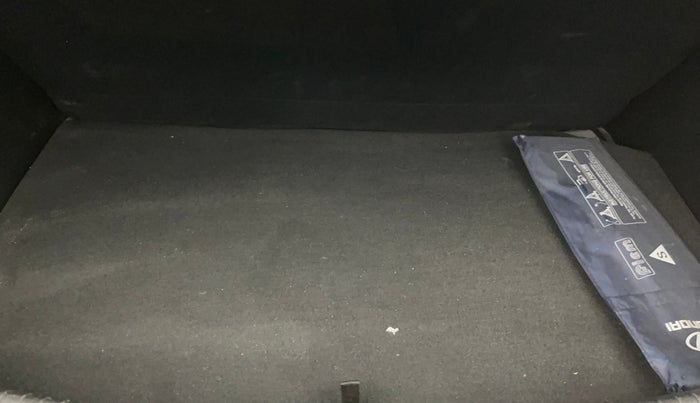 2017 Hyundai Grand i10 SPORTZ 1.2 KAPPA VTVT, Petrol, Manual, 36,339 km, Boot Inside