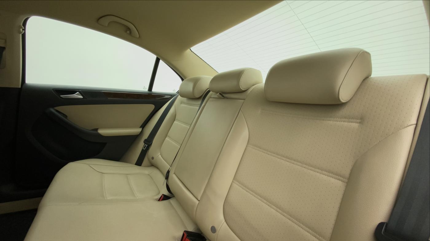 2016 Volkswagen Jetta COMFORTLINE 1.4 TSI MT, Petrol, Manual, 17,105 km, Right Side Rear Door Cabin