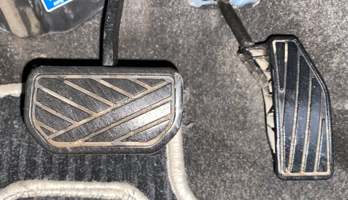 2018 Maruti Swift VXI AMT, Petrol, Automatic, 21,038 km, Pedals