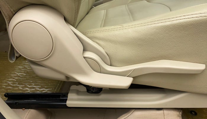 2018 Maruti Dzire VXI, Petrol, Manual, 41,131 km, Driver Side Adjustment Panel
