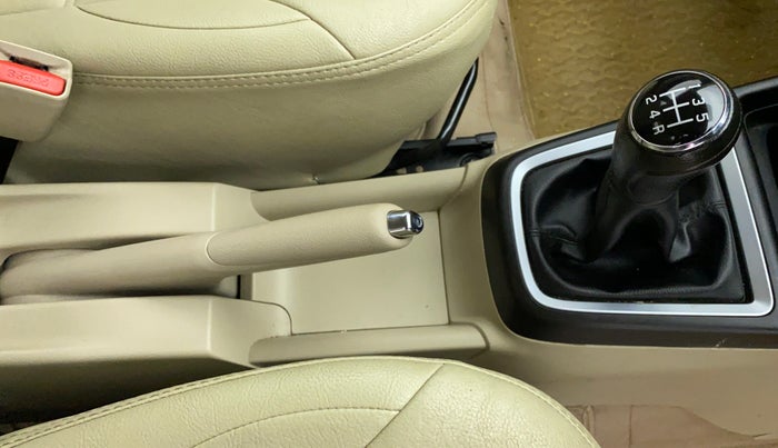 2018 Maruti Dzire VXI, Petrol, Manual, 41,131 km, Gear Lever