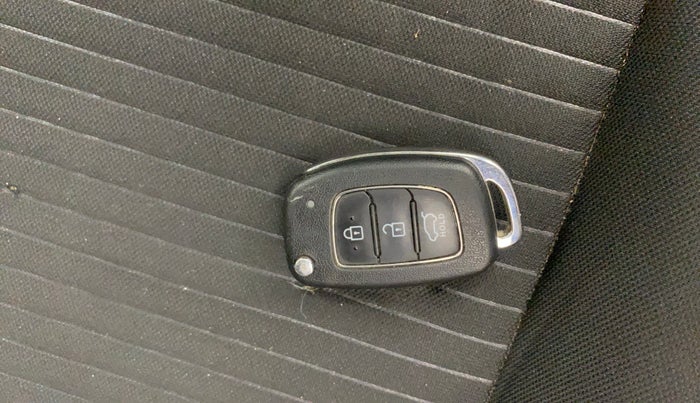 2021 Hyundai NEW I20 SPORTZ 1.2 MT, Petrol, Manual, 64,885 km, Key Close Up