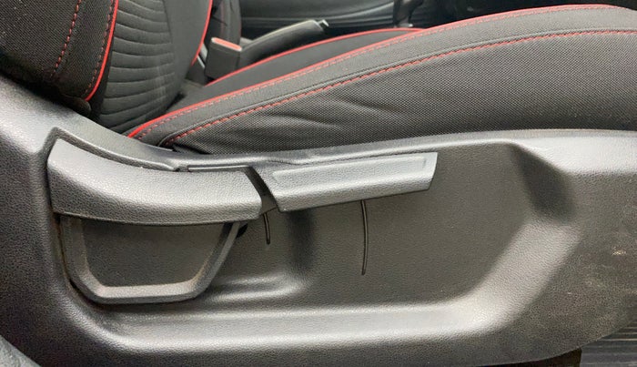 2021 Hyundai NEW I20 SPORTZ 1.2 MT, Petrol, Manual, 64,885 km, Driver Side Adjustment Panel