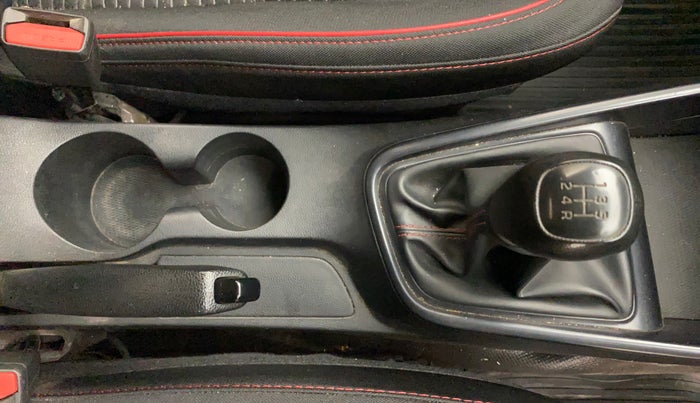 2021 Hyundai NEW I20 SPORTZ 1.2 MT, Petrol, Manual, 64,885 km, Gear Lever