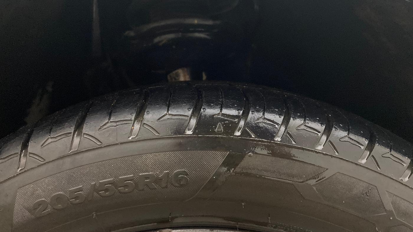 2022 Skoda SLAVIA STYLE 1.0L TSI AT, Petrol, Automatic, 88,338 km, Right Front Tyre Tread