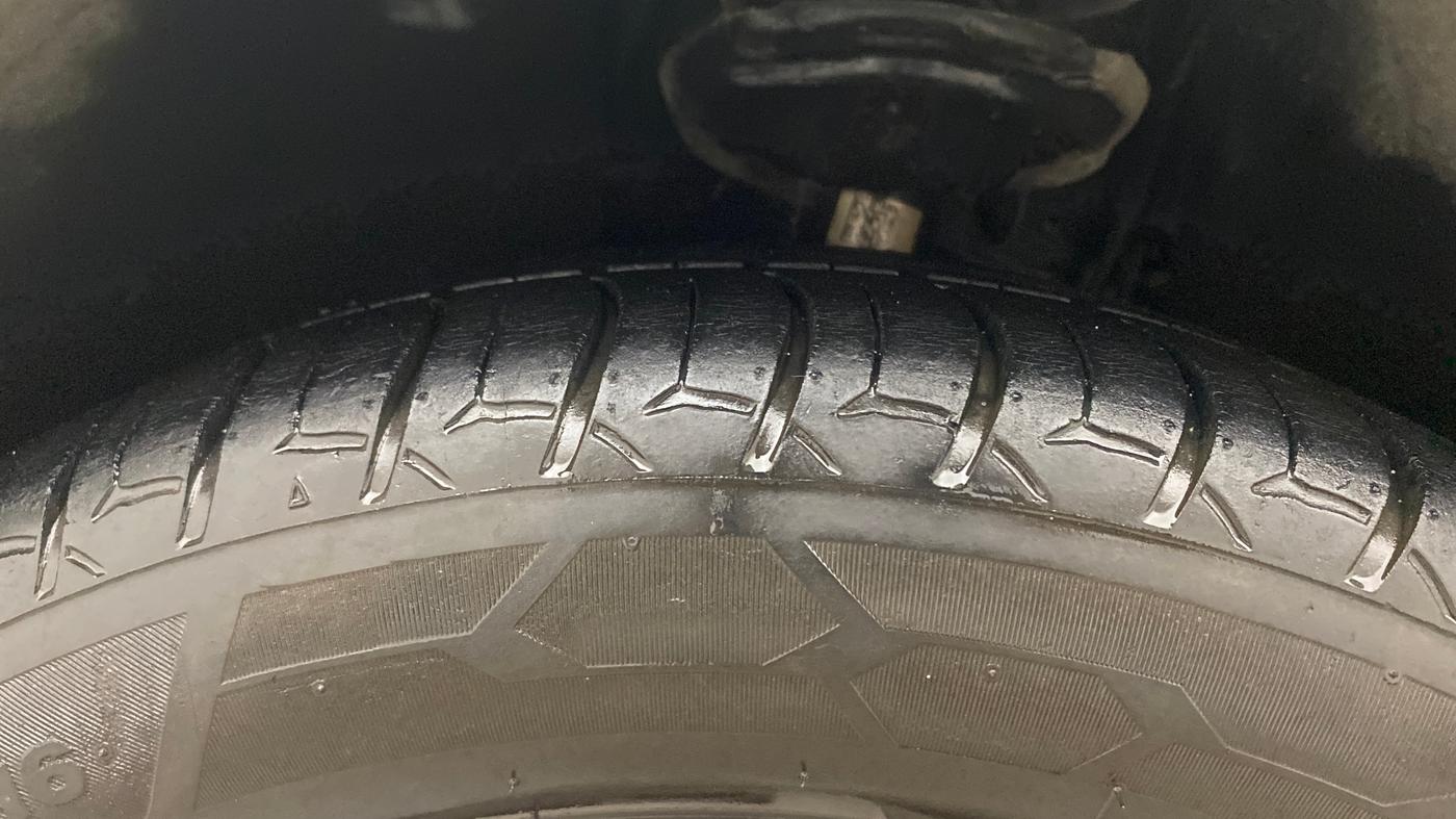 2022 Skoda SLAVIA STYLE 1.0L TSI AT, Petrol, Automatic, 88,338 km, Left Front Tyre Tread
