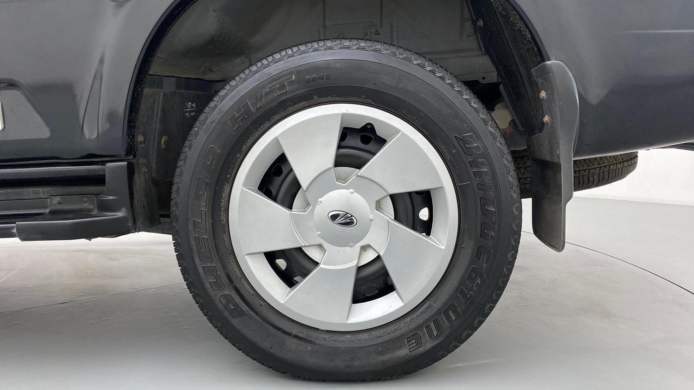 2017 Mahindra Scorpio S6+ INTELL HYBRID, Diesel, Manual, 44,412 km, Left Rear Wheel