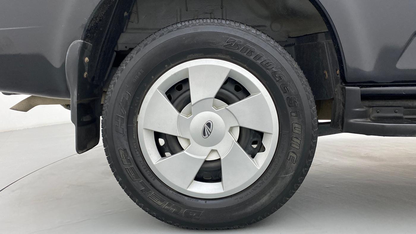 2017 Mahindra Scorpio S6+ INTELL HYBRID, Diesel, Manual, 44,412 km, Right Rear Wheel