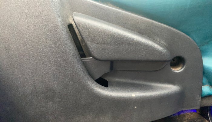 2018 Datsun Go Plus T, Petrol, Manual, 42,268 km, Driver Side Adjustment Panel