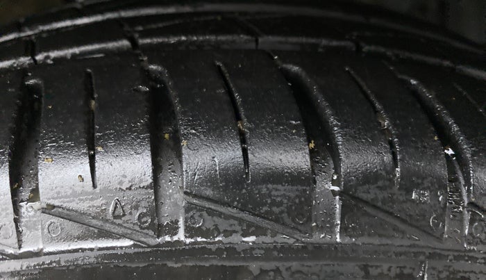 2020 Hyundai GRAND I10 NIOS MAGNA 1.2 KAPPA VTVT CNG, CNG, Manual, 24,884 km, Right Front Tyre Tread
