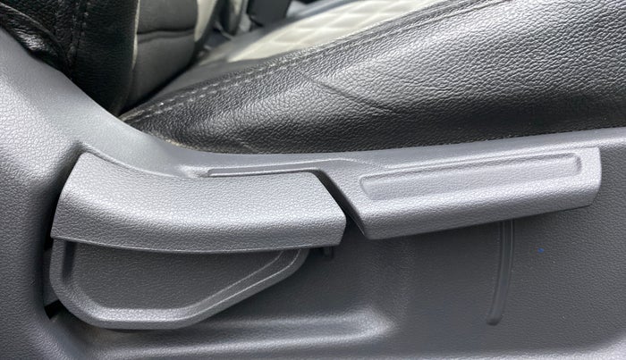 2020 Hyundai GRAND I10 NIOS MAGNA 1.2 KAPPA VTVT CNG, CNG, Manual, 24,884 km, Driver Side Adjustment Panel