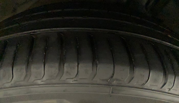 2018 Tata NEXON XZA PLUS PETROL, Petrol, Automatic, 41,984 km, Right Rear Tyre Tread