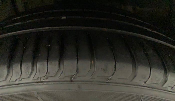 2018 Tata NEXON XZA PLUS PETROL, Petrol, Automatic, 41,984 km, Right Front Tyre Tread