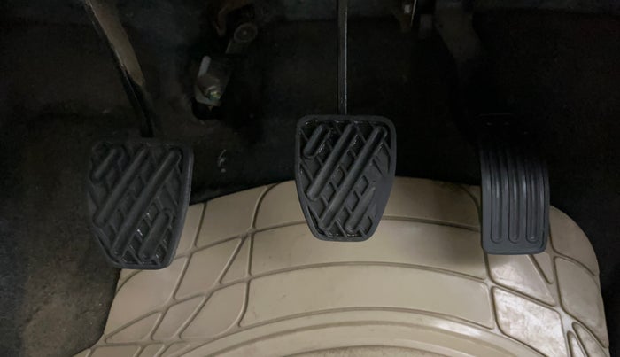 2014 Nissan Micra Active XV, Petrol, Manual, 70,263 km, Pedals