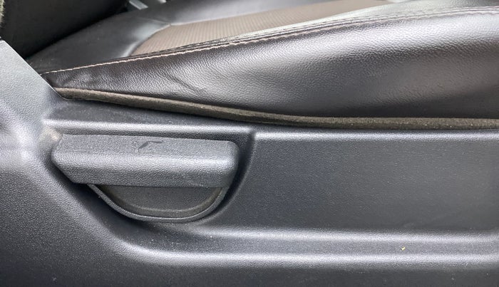 2013 Hyundai i20 MAGNA 1.2, Petrol, Manual, 50,260 km, Driver Side Adjustment Panel