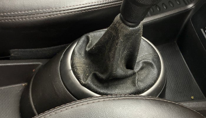 2013 Hyundai i20 MAGNA 1.2, Petrol, Manual, 50,260 km, Gear lever - Boot cover slightly torn