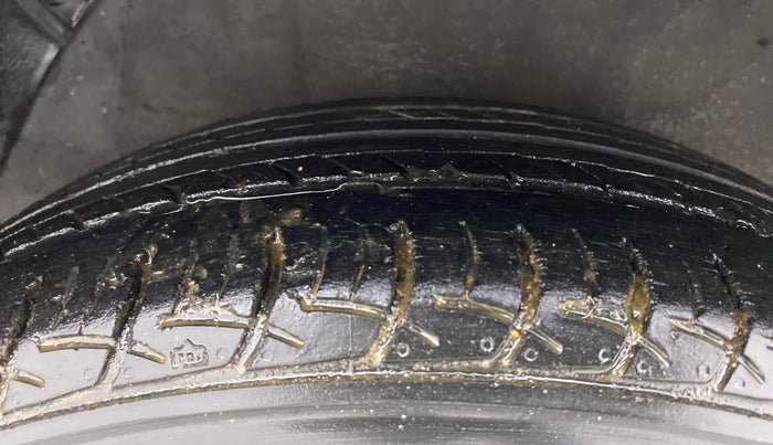 2013 Hyundai i20 MAGNA 1.2, Petrol, Manual, 50,260 km, Right Rear Tyre Tread