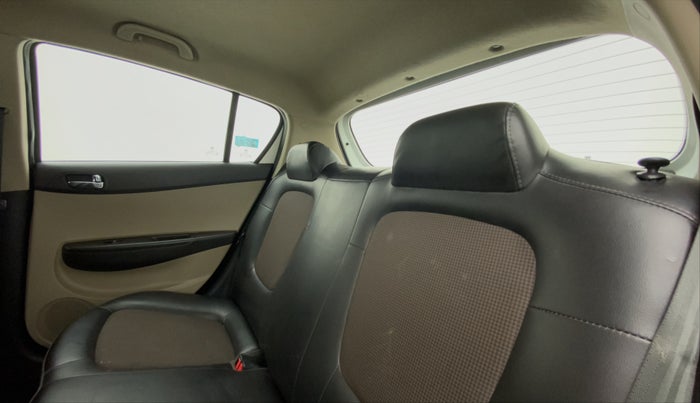 2013 Hyundai i20 MAGNA 1.2, Petrol, Manual, 50,260 km, Right Side Rear Door Cabin