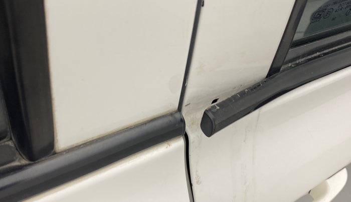 2013 Hyundai i20 MAGNA 1.2, Petrol, Manual, 50,260 km, Driver-side door - Weather strip has minor damage