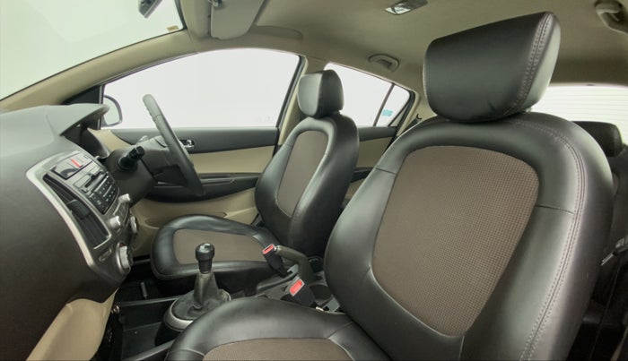 2013 Hyundai i20 MAGNA 1.2, Petrol, Manual, 50,260 km, Right Side Front Door Cabin