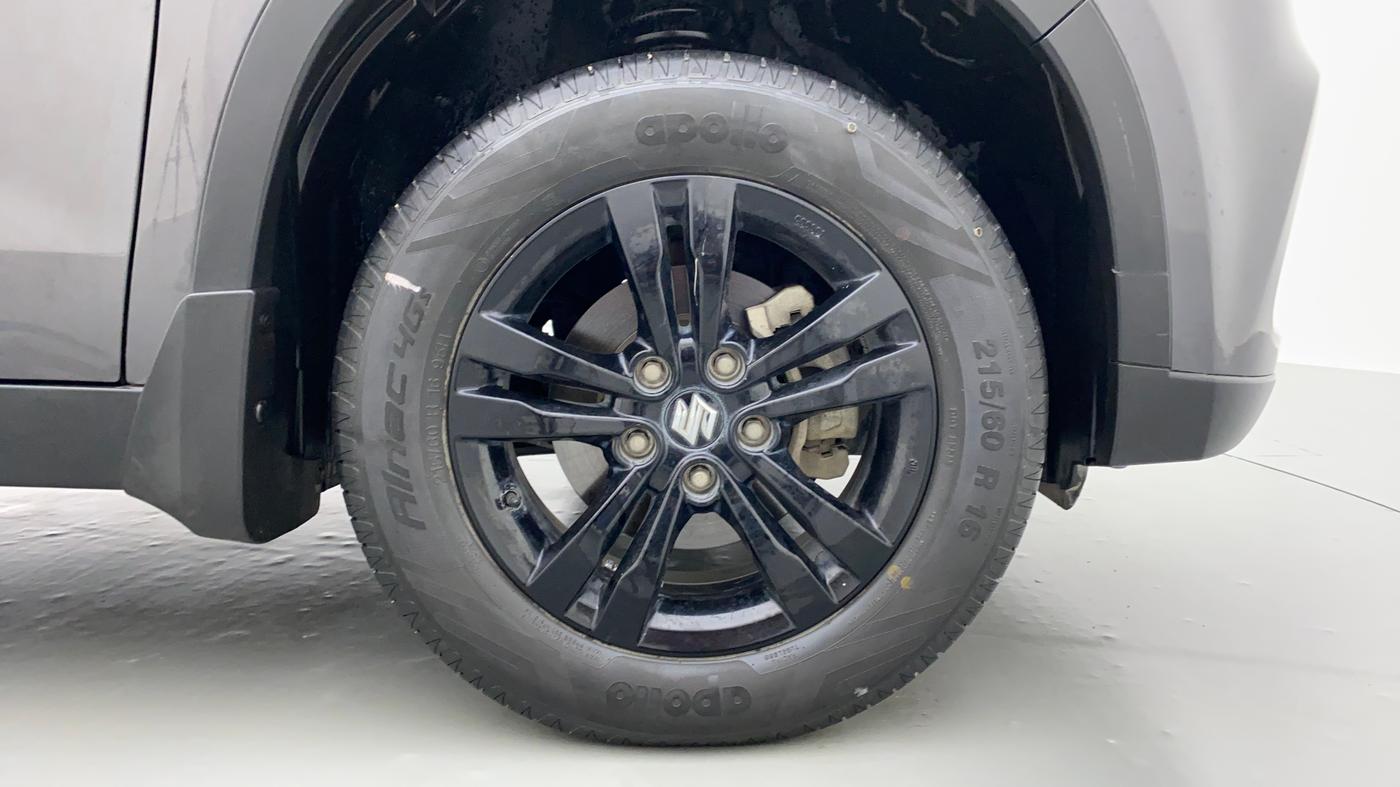 2018 Maruti Vitara Brezza ZDI + AMT, Diesel, Automatic, 26,230 km, Right Front Wheel