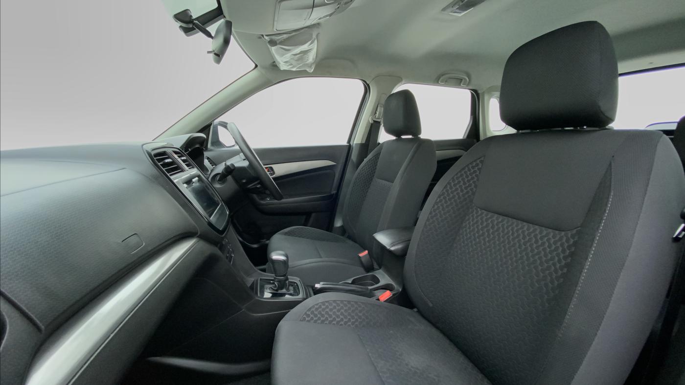 2018 Maruti Vitara Brezza ZDI + AMT, Diesel, Automatic, 26,230 km, Right Side Front Door Cabin