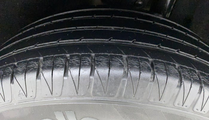 2018 Maruti Vitara Brezza ZDI + AMT, Diesel, Automatic, 26,230 km, Left Rear Tyre Tread