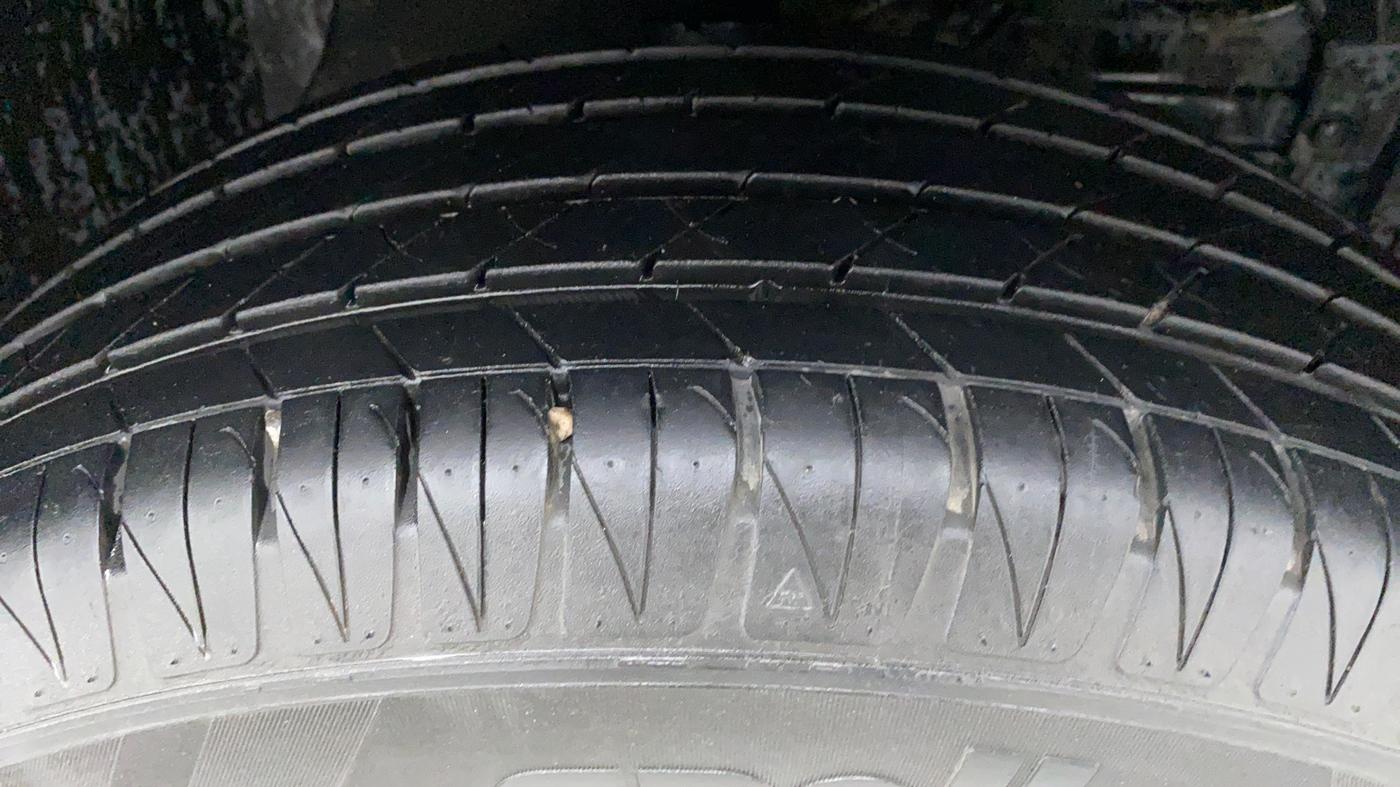 2018 Maruti Vitara Brezza ZDI + AMT, Diesel, Automatic, 26,230 km, Right Front Tyre Tread