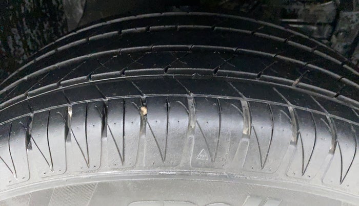 2018 Maruti Vitara Brezza ZDI + AMT, Diesel, Automatic, 26,230 km, Right Front Tyre Tread
