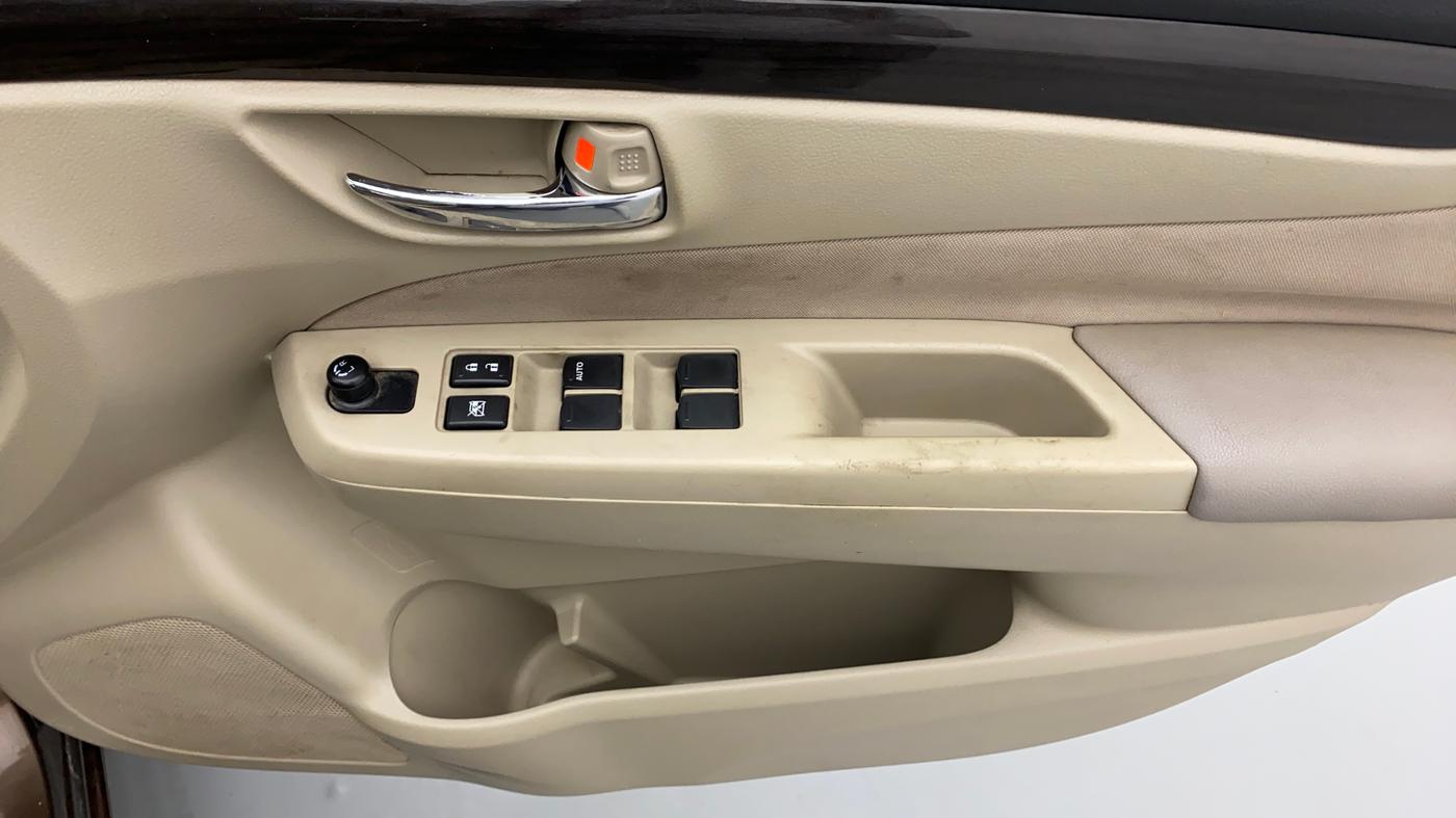 2017 Maruti Ciaz VDI+ SHVS, Diesel, Manual, 98,024 km, Driver Side Door Panels Control