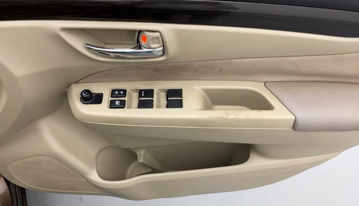 2017 Maruti Ciaz VDI+ SHVS, Diesel, Manual, 98,024 km, Driver Side Door Panels Control