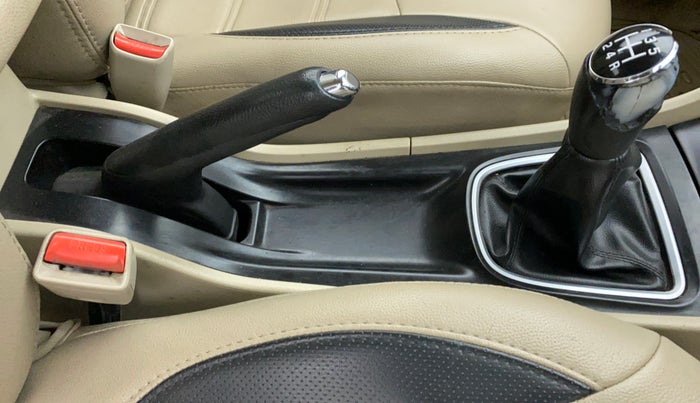 2017 Maruti Ciaz VDI+ SHVS, Diesel, Manual, 98,024 km, Gear Lever