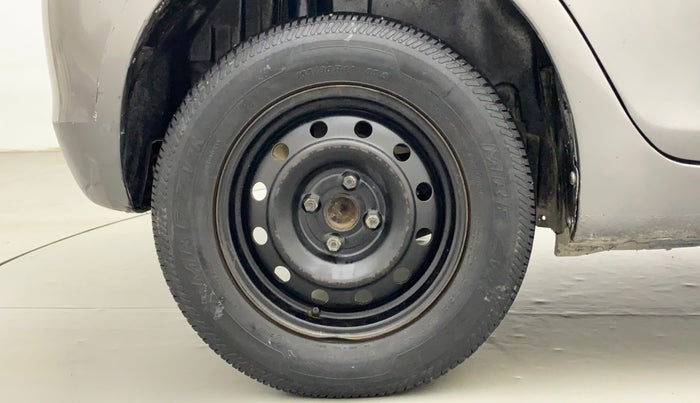 2013 Maruti Swift VXI, Petrol, Manual, 76,217 km, Right Rear Wheel