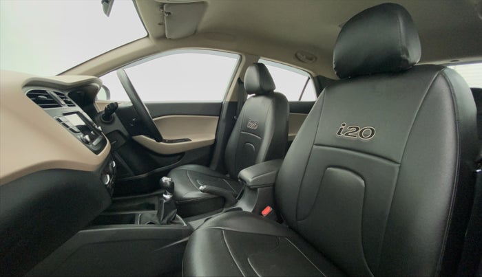 2020 Hyundai Elite i20 SPORTZ PLUS 1.2, Petrol, Manual, 43,243 km, Right Side Front Door Cabin