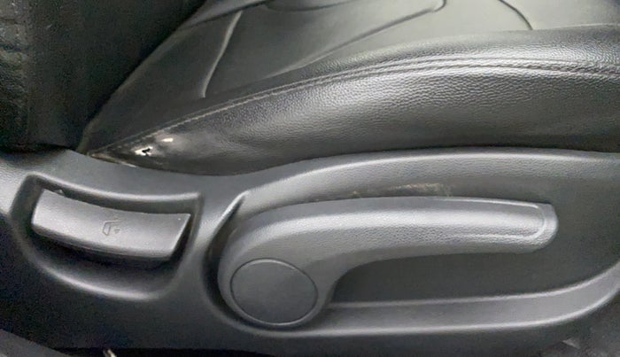 2020 Hyundai Elite i20 SPORTZ PLUS 1.2, Petrol, Manual, 43,243 km, Driver Side Adjustment Panel