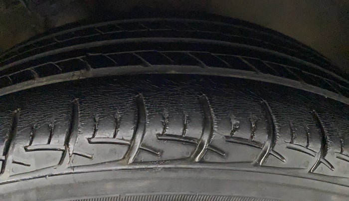 2020 Hyundai Elite i20 SPORTZ PLUS 1.2, Petrol, Manual, 43,243 km, Left Front Tyre Tread