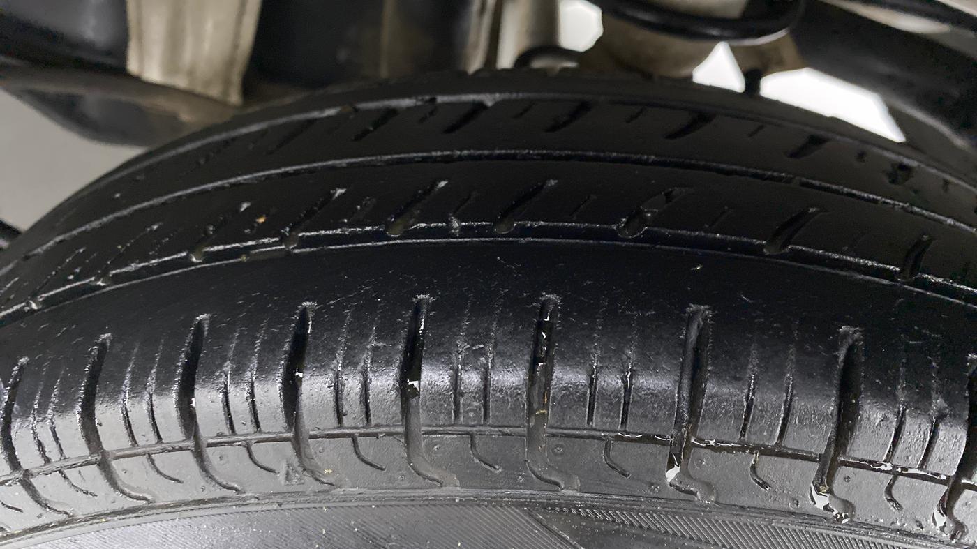 2017 Maruti Alto 800 LXI, Petrol, Manual, 40,530 km, Left Rear Tyre Tread