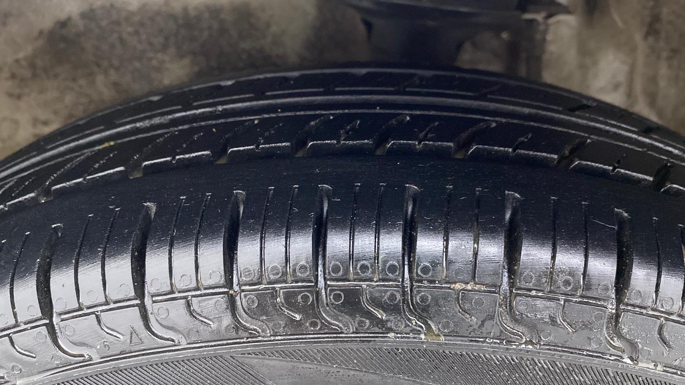 2017 Maruti Alto 800 LXI, Petrol, Manual, 40,530 km, Left Front Tyre Tread