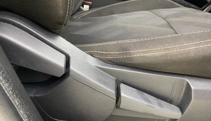 2021 Renault Kiger RXT AMT, Petrol, Automatic, 33,171 km, Driver Side Adjustment Panel