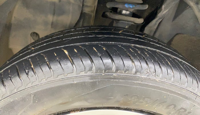 2021 Renault Kiger RXT AMT, Petrol, Automatic, 33,171 km, Left Front Tyre Tread