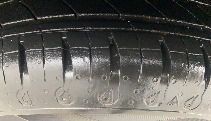 2019 Renault Kwid RXT 1.0 (O), Petrol, Manual, 70,982 km, Left Front Tyre Tread